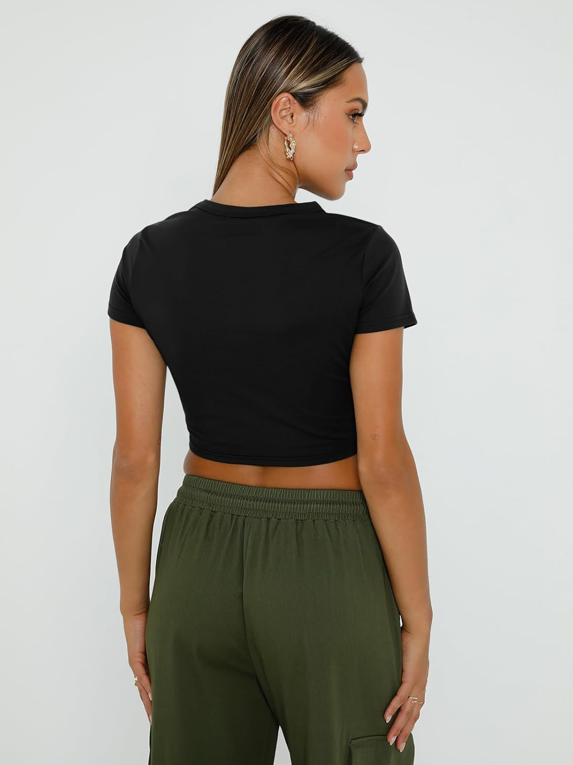 Womens Crop Tops Cute Summer Crew Neck Basic Tees Slim Fit Trendy Short Sleeve T Shirts for Teen Girls 2025